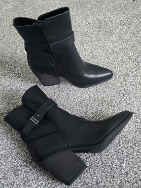 SOUL by Naturalizer Women’s Black Ankle Booties Almond Toe Size 8.5 Faux Leather